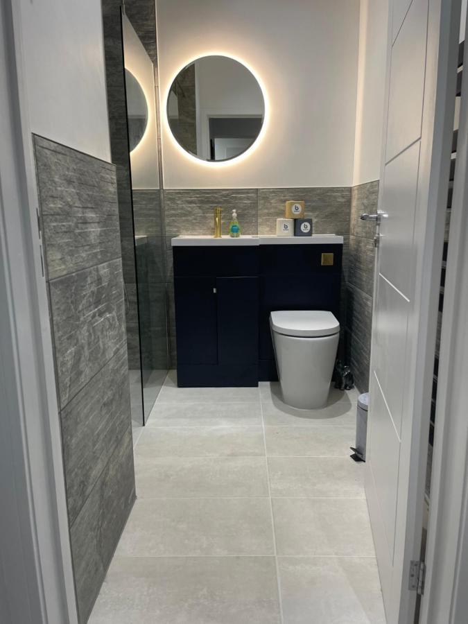 The Jungle Apartment - By Coastline Retreats - Jungle Themed Garden Apartment - Outdoor Bath - Next To Seafront - Childrens Toys - Superfast Wifi - Netflix - Disney Bournemouth Eksteriør bilde